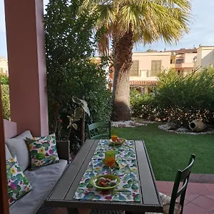 Casa vacanze Villetta Con Giardino In In Centro, Villasimius
